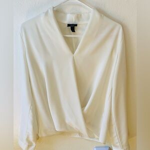 Mossimo wrap top in cream/off white- Women’s Small
